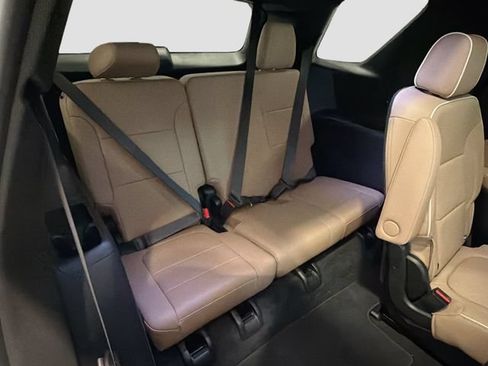 Used 2023 Chevrolet Traverse Premier AWD/4WD image 22