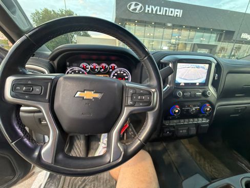 Used 2023 Chevrolet Silverado 2500 LT AWD/4WD image 16