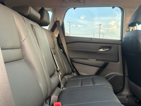 Used 2024 Nissan Rogue SV w/ SV Premium Package AWD/4WD image 33