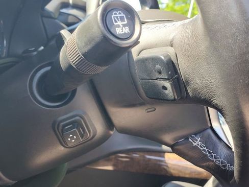 Used 2020 Chevrolet Suburban LT w/ Luxury Package AWD/4WD image 19