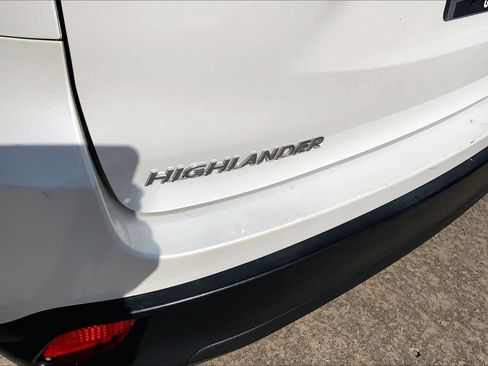 Used 2016 Toyota Highlander XLE image 29