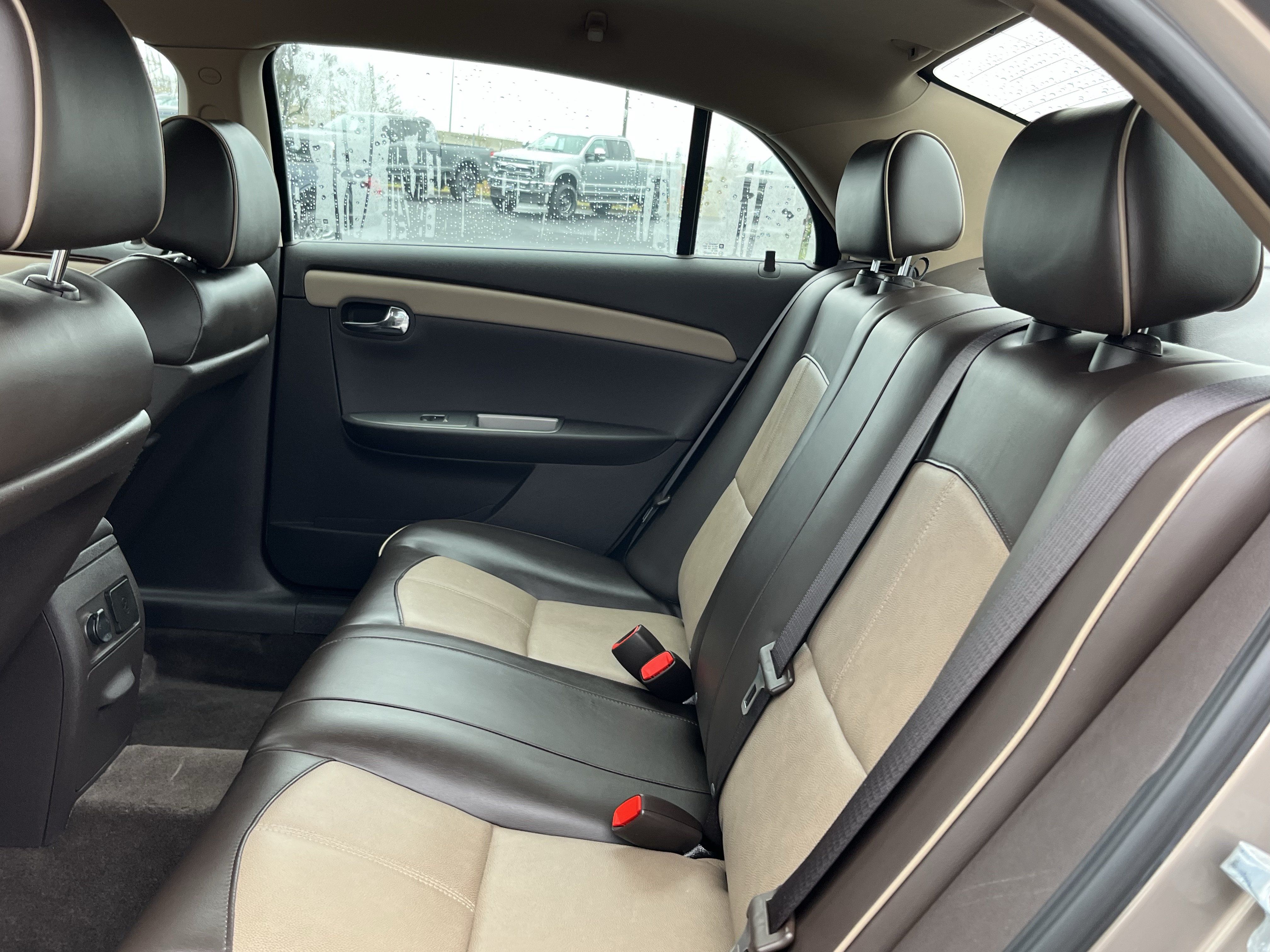 Used 2008 Chevrolet Malibu LTZ w/ Rear Power Package FWD image 11