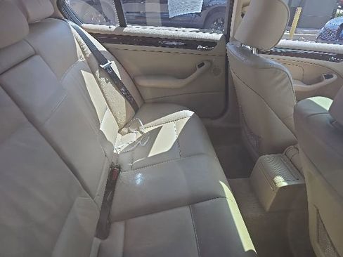 Used 2004 BMW 325xi Sedan AWD/4WD image 10