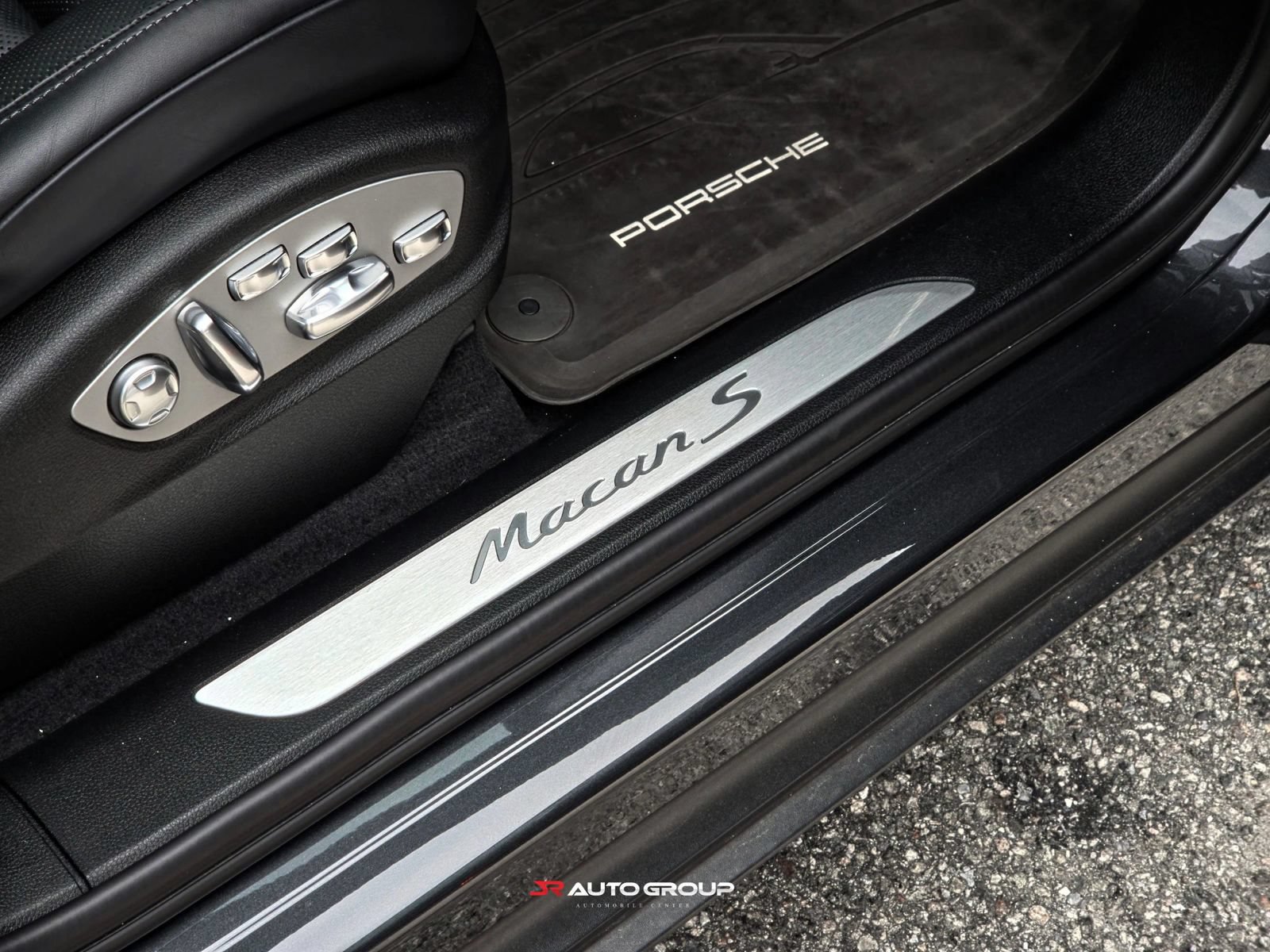 Used 2020 Porsche Macan S AWD/4WD image 47