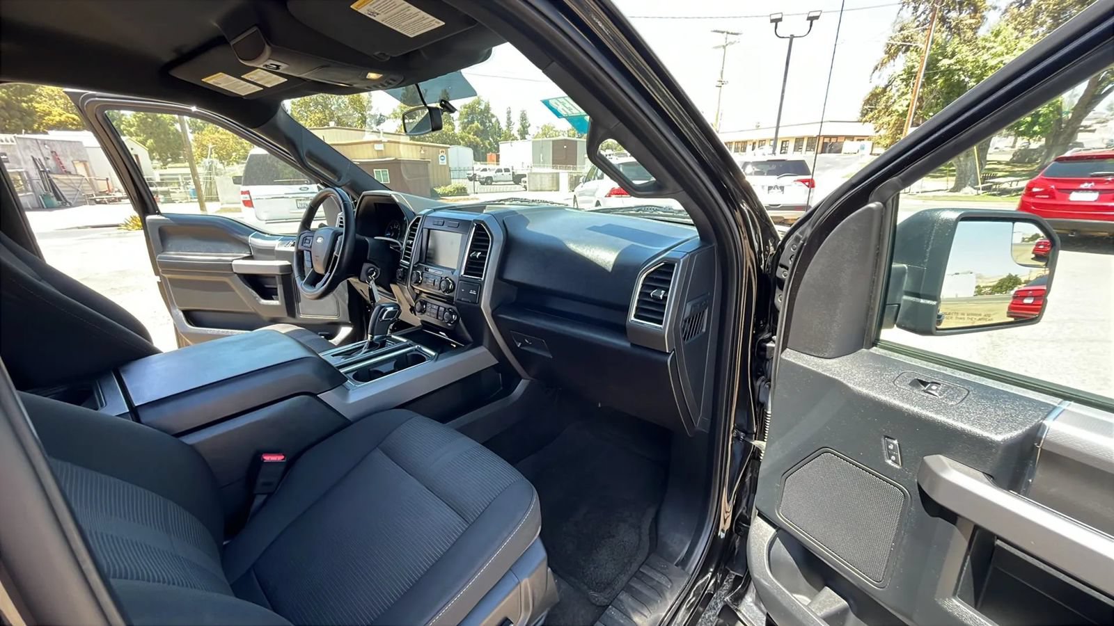 Used 2015 Ford F150 XLT w/ Equipment Group 302A Luxury AWD/4WD image 19