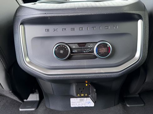 New 2026 Ford Expedition Active image 34
