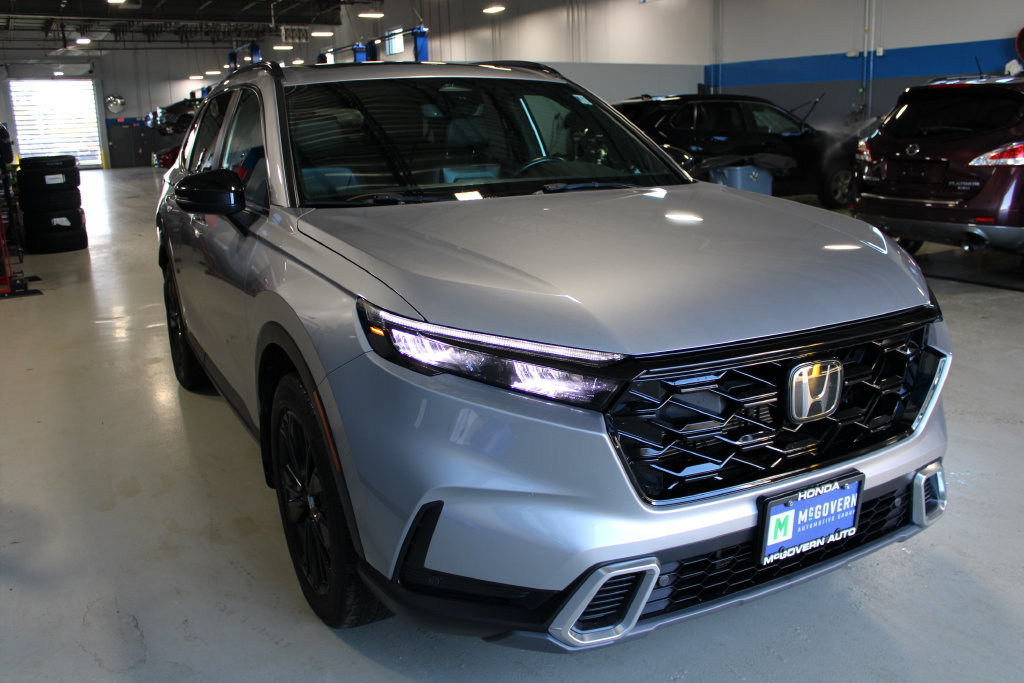 Used 2023 Honda CR-V Sport Touring image 3