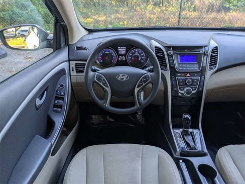 Used 2014 Hyundai Elantra GT image 17