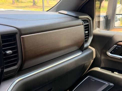 Used 2024 Chevrolet Silverado 2500 High Country w/ Technology Package AWD/4WD image 19