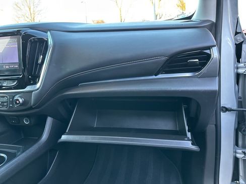 Used 2021 Chevrolet Traverse LT image 22