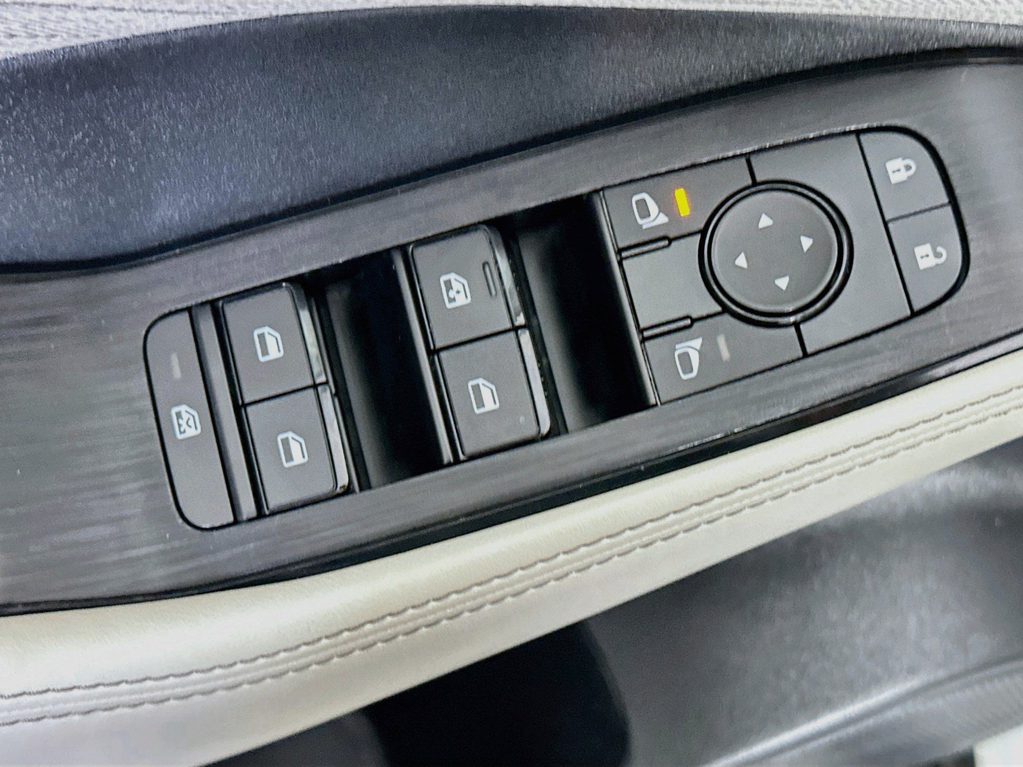 Used 2023 Nissan Rogue SV FWD image 15