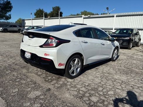 Used 2017 Chevrolet Volt LT w/ Comfort Package image 3
