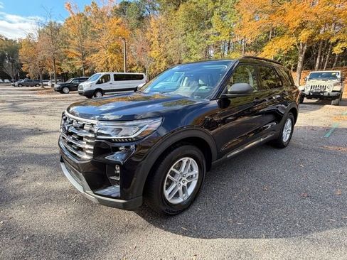 New 2025 Ford Explorer Active w/ Active Comfort Package image 3