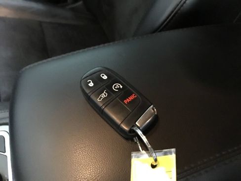 Used 2022 Jeep Grand Cherokee Laredo X AWD/4WD image 10