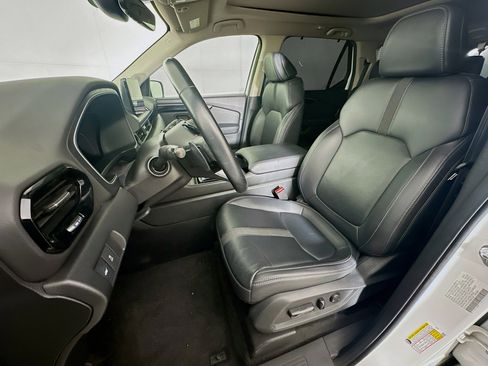Used 2024 Honda Pilot Touring image 13