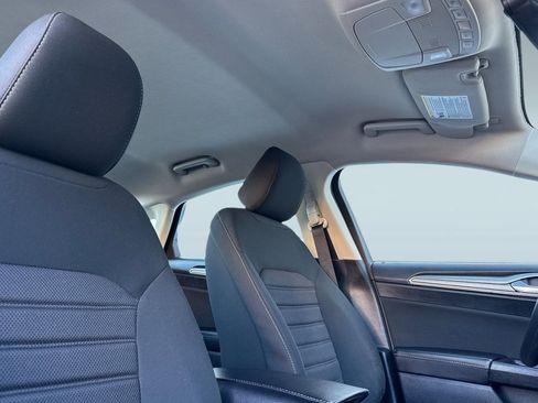 Used 2020 Ford Fusion SE image 26