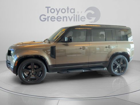 Used 2025 Land Rover Defender 110 X-Dynamic SE AWD/4WD image 2