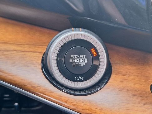 Used 2023 Jeep Grand Wagoneer Series III w/ Rear-Seat Entertainment Group image 29