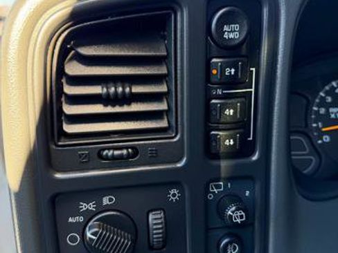 Used 2005 Chevrolet Tahoe LS w/ Preferred Equipment Group image 8