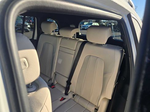 Used 2025 Mercedes-Benz GLB 250 GLB 250 image 20