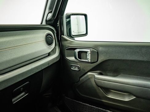 Used 2024 Jeep Wrangler Unlimited AWD/4WD image 38