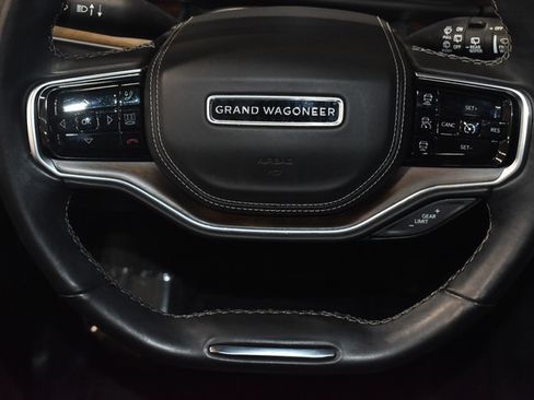 Used 2022 Jeep Grand Wagoneer Series II AWD/4WD image 24