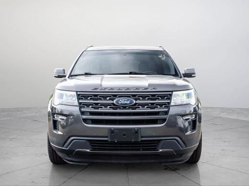 Used 2018 Ford Explorer XLT w/ Equipment Group 202A image 11