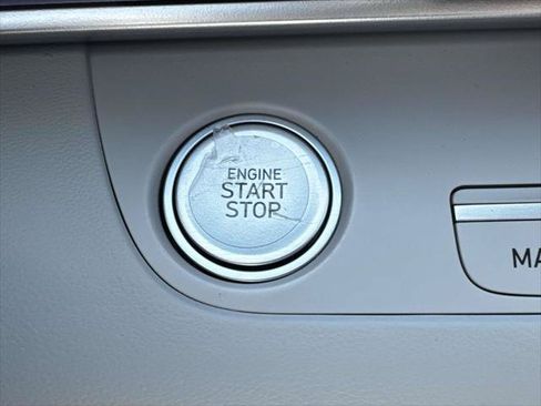 Used 2025 Hyundai Elantra Limited w/ Cargo Package FWD image 25