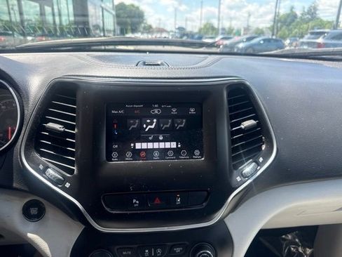 Used 2021 Jeep Cherokee Latitude Lux AWD/4WD image 17