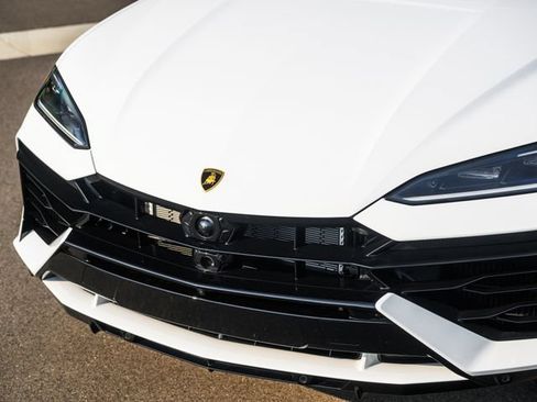 Used 2025 Lamborghini Urus SE AWD/4WD image 69