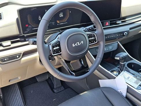 New 2026 Kia Carnival EX FWD image 28