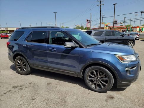 Used 2019 Ford Explorer XLT w/ Equipment Group 202A image 3