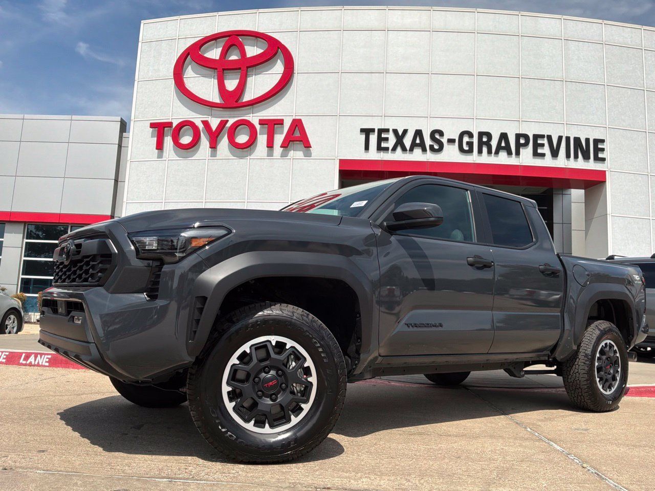 Used 2026 Toyota Tacoma TRD Off-Road AWD/4WD image 2