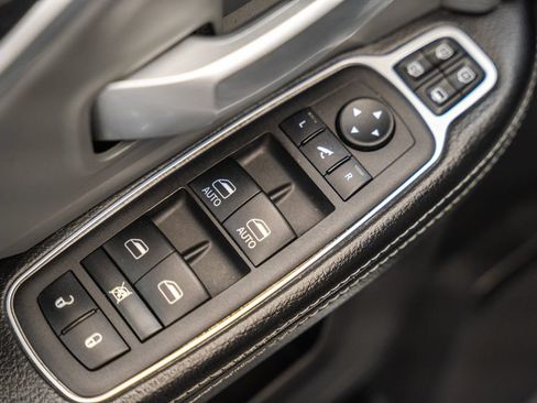 Used 2023 Chevrolet TrailBlazer LT w/ Convenience Package FWD image 45