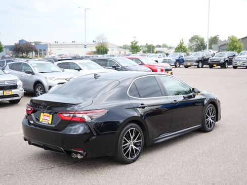 Used 2023 Toyota Camry SE w/ Audio Upgrade Package FWD image 7