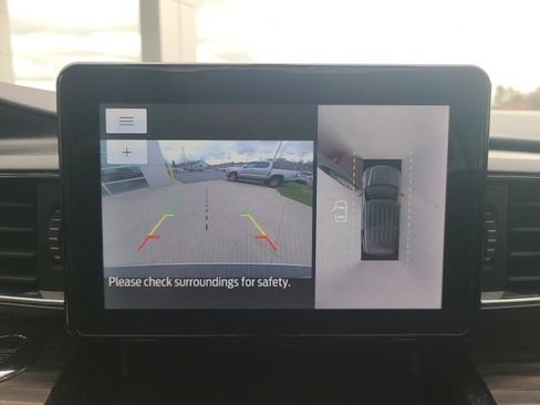 Used 2022 Ford Explorer Limited w/ Equipment Group 301A image 30