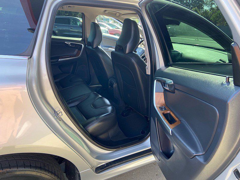 Used 2017 Volvo XC60 T5 Inscription w/ Preferred Option Package AWD/4WD image 21