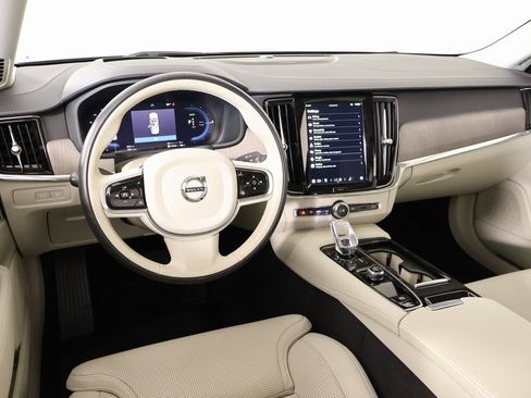 Used 2024 Volvo S90 T8 Ultimate w/ Lounge Package image 2