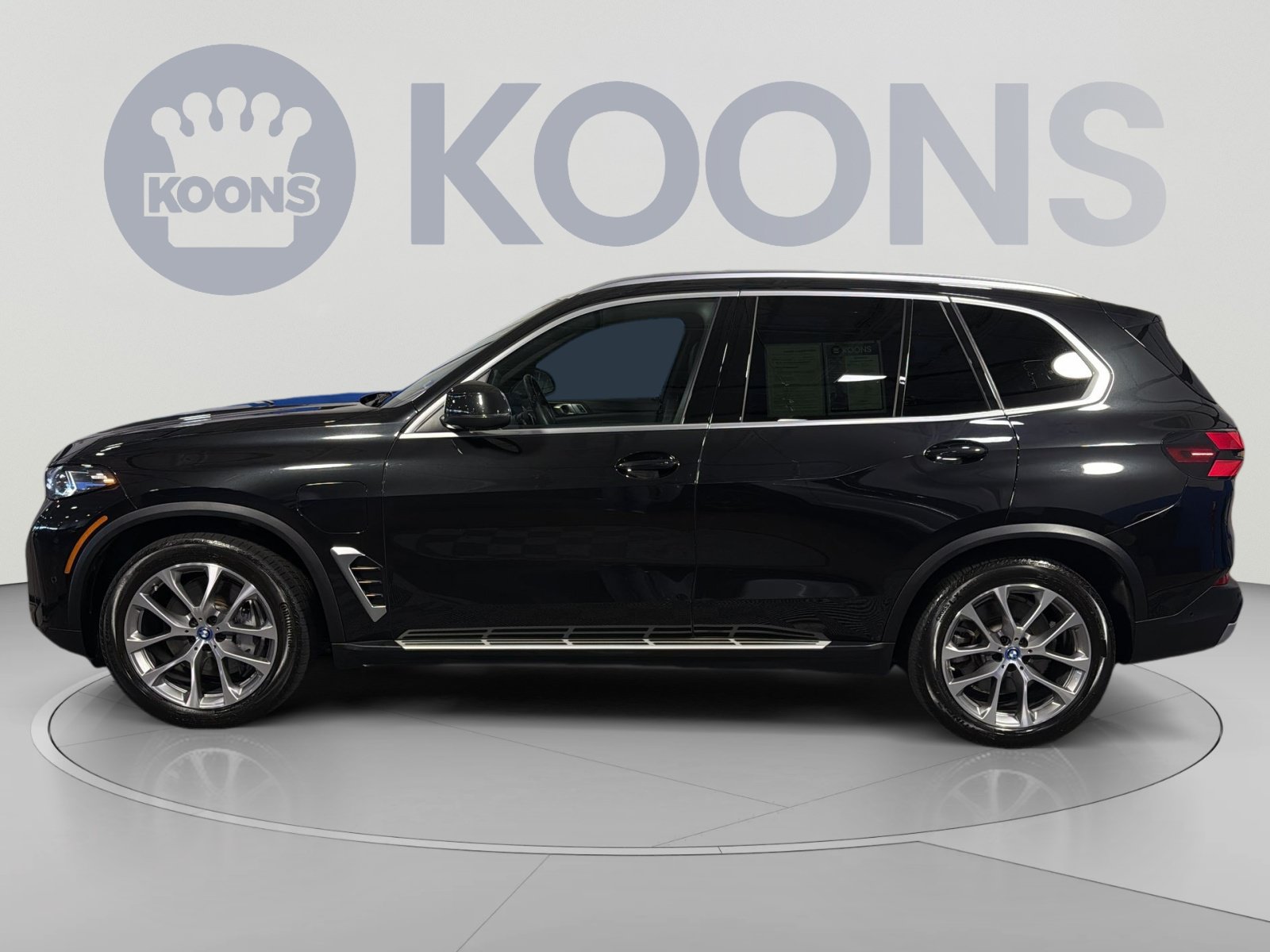 Used 2025 BMW X5 xDrive50e AWD/4WD image 2