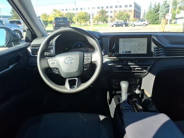 Used 2025 Toyota Camry LE FWD image 11