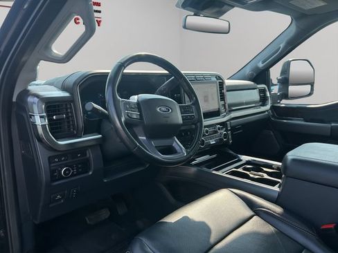 Used 2023 Ford F250 Lariat w/ Lariat Ultimate Package AWD/4WD image 28