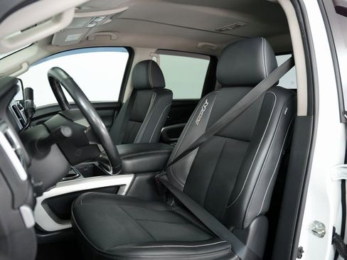 Used 2019 Nissan Titan PRO-4X image 47