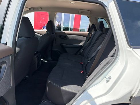 Used 2023 Nissan Rogue S AWD/4WD image 15