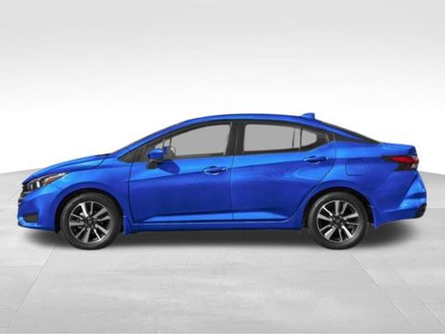 Used 2024 Nissan Versa SV FWD image 3