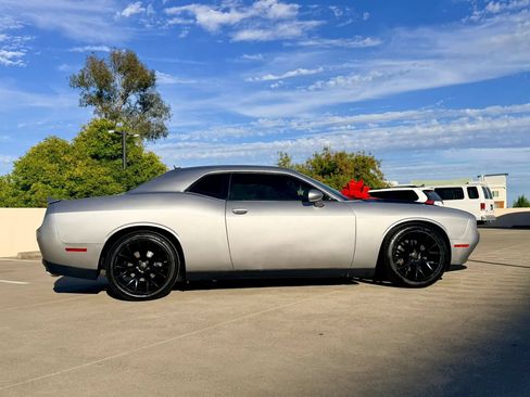 Used 2015 Dodge Challenger R/T w/ Quick Order Package 28B R/T RWD image 8