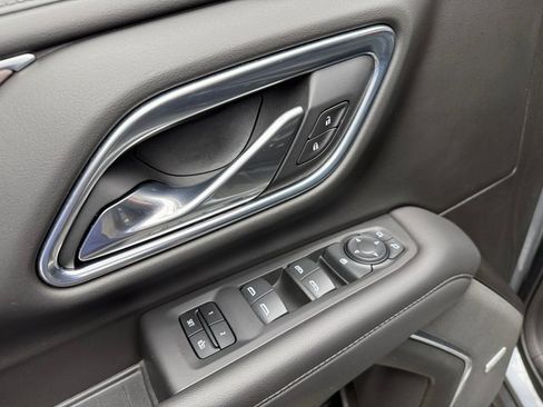 Used 2021 Chevrolet Suburban LT image 11