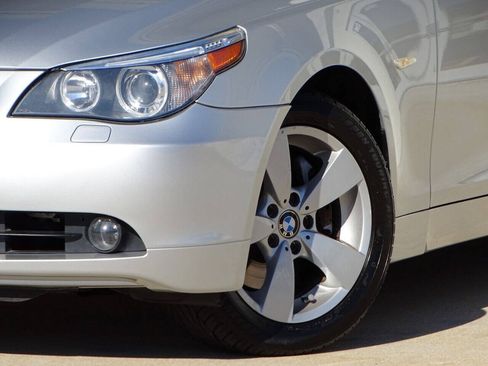 Used 2007 BMW 530xi Wagon AWD/4WD image 19