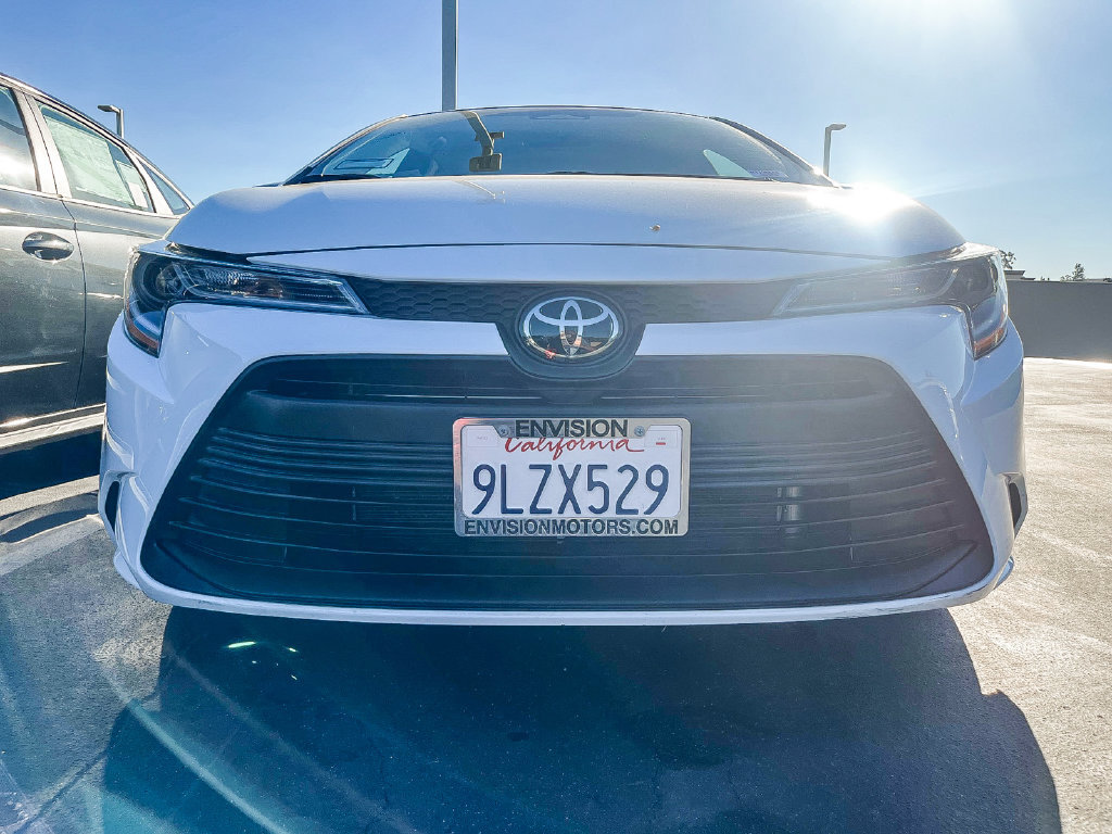 Used 2024 Toyota Corolla LE w/ LE Convenience Package FWD image 3