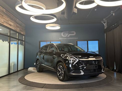 Used 2023 Kia Sportage EX AWD/4WD image 1