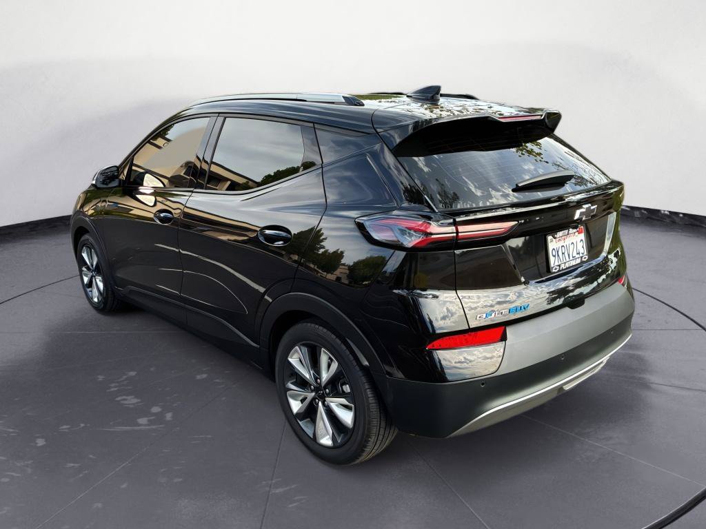 Used 2023 Chevrolet Bolt EUV LT w/ Convenience Package FWD image 5